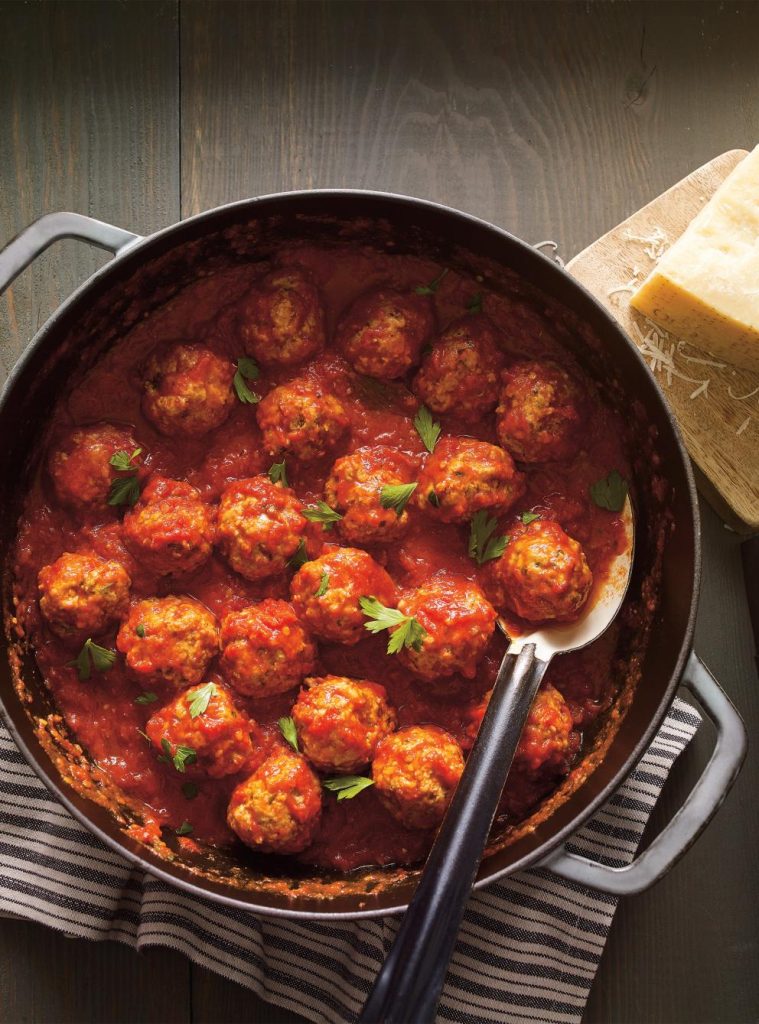 Recipe of meatballs in tomato sauce in a pot (The Best)