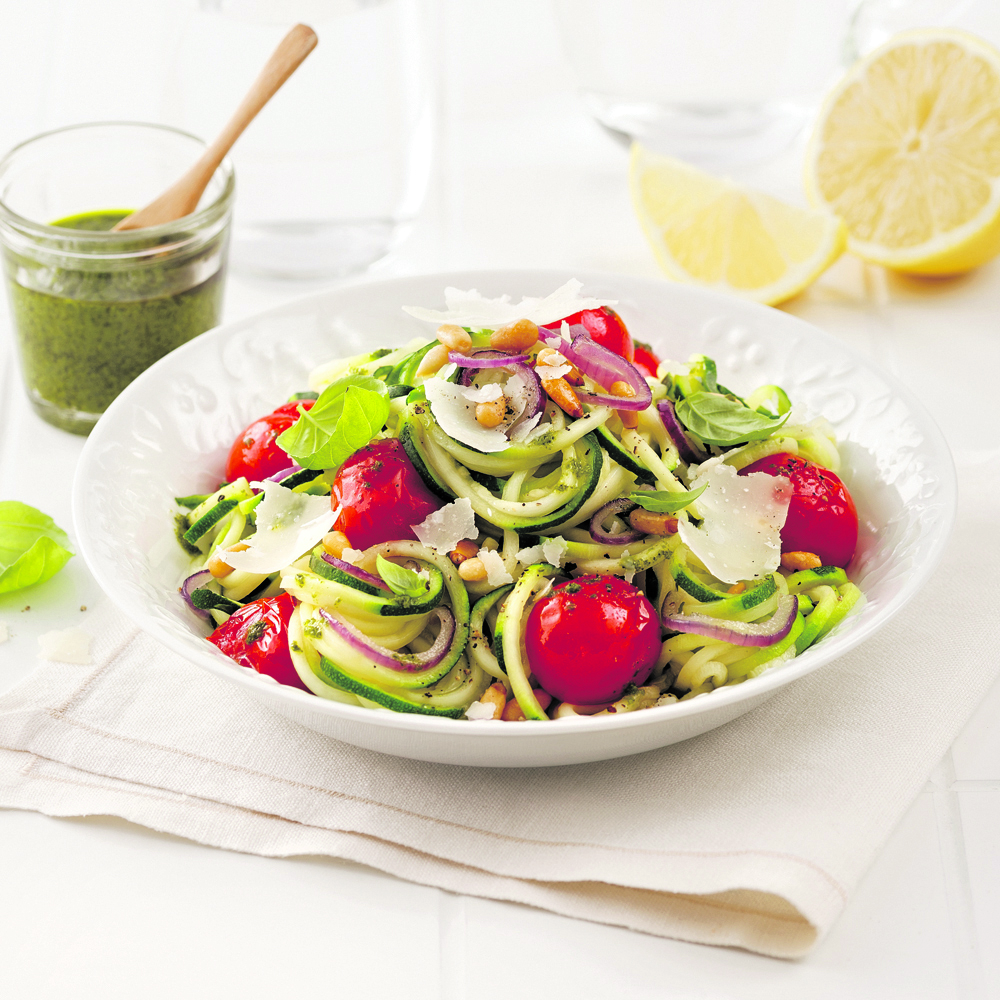 Pâtes de courgettes, fines herbes et tomates cerises