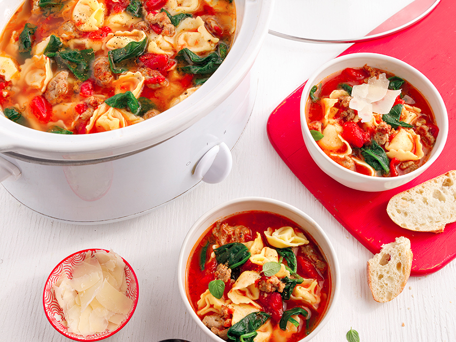 Soupe aux tortellinis et saucisses à la mijoteuse